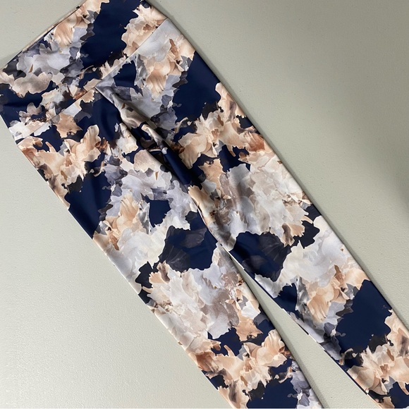 ONZIE Floral Leggings Small/Medium - Picture 2 of 5